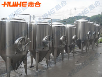 展示精美啤酒發(fā)酵罐實(shí)拍照片,以及設(shè)備參數(shù)、特點(diǎn)、原理等